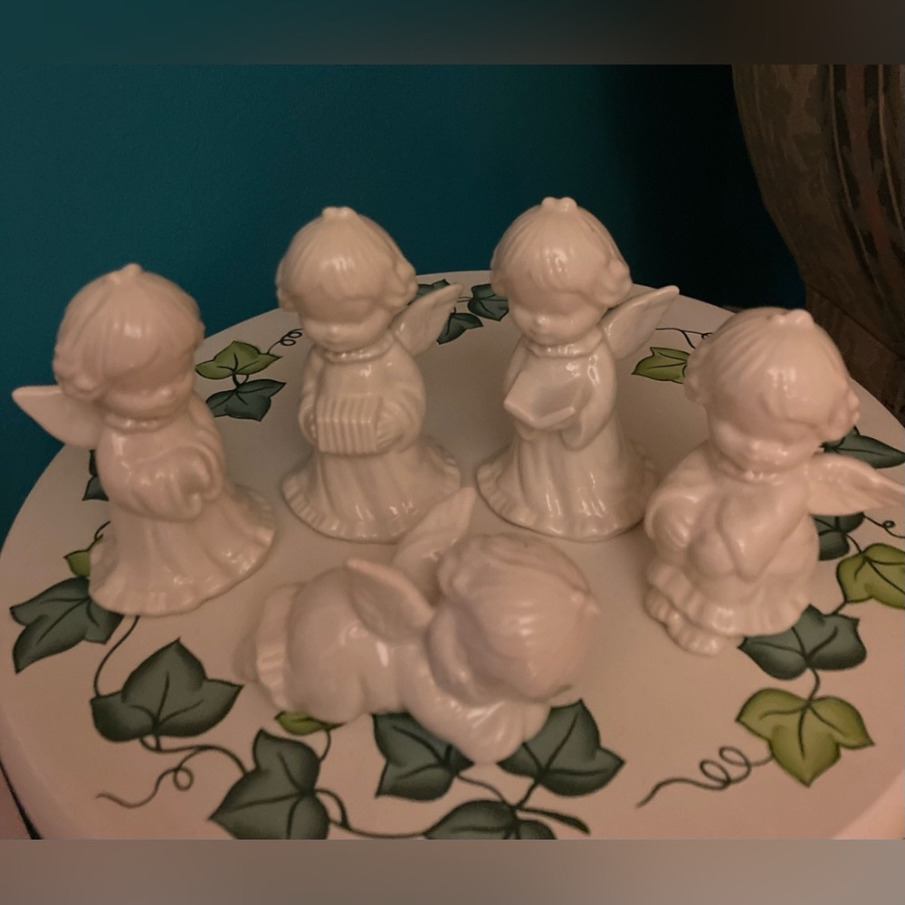 Set of 5 Adorable, White Ceramic Cherubs/Angels. Preowned